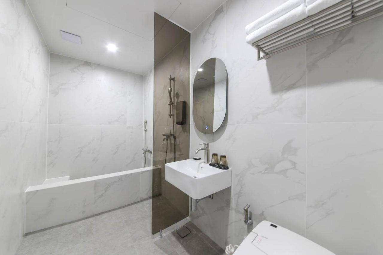 Brown Dot Hotel Pyeonghwa Plaza Мокпо Екстериор снимка
