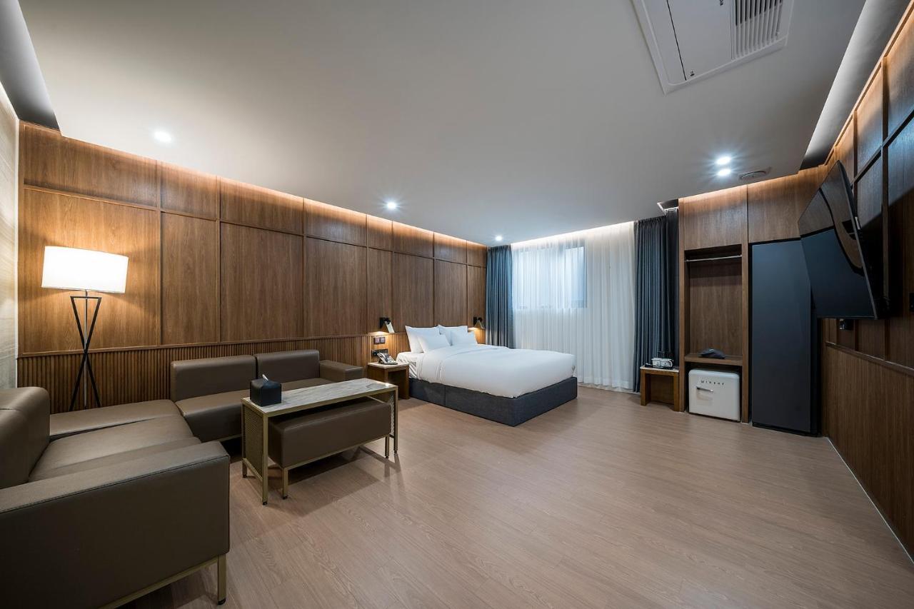 Brown Dot Hotel Pyeonghwa Plaza Мокпо Екстериор снимка