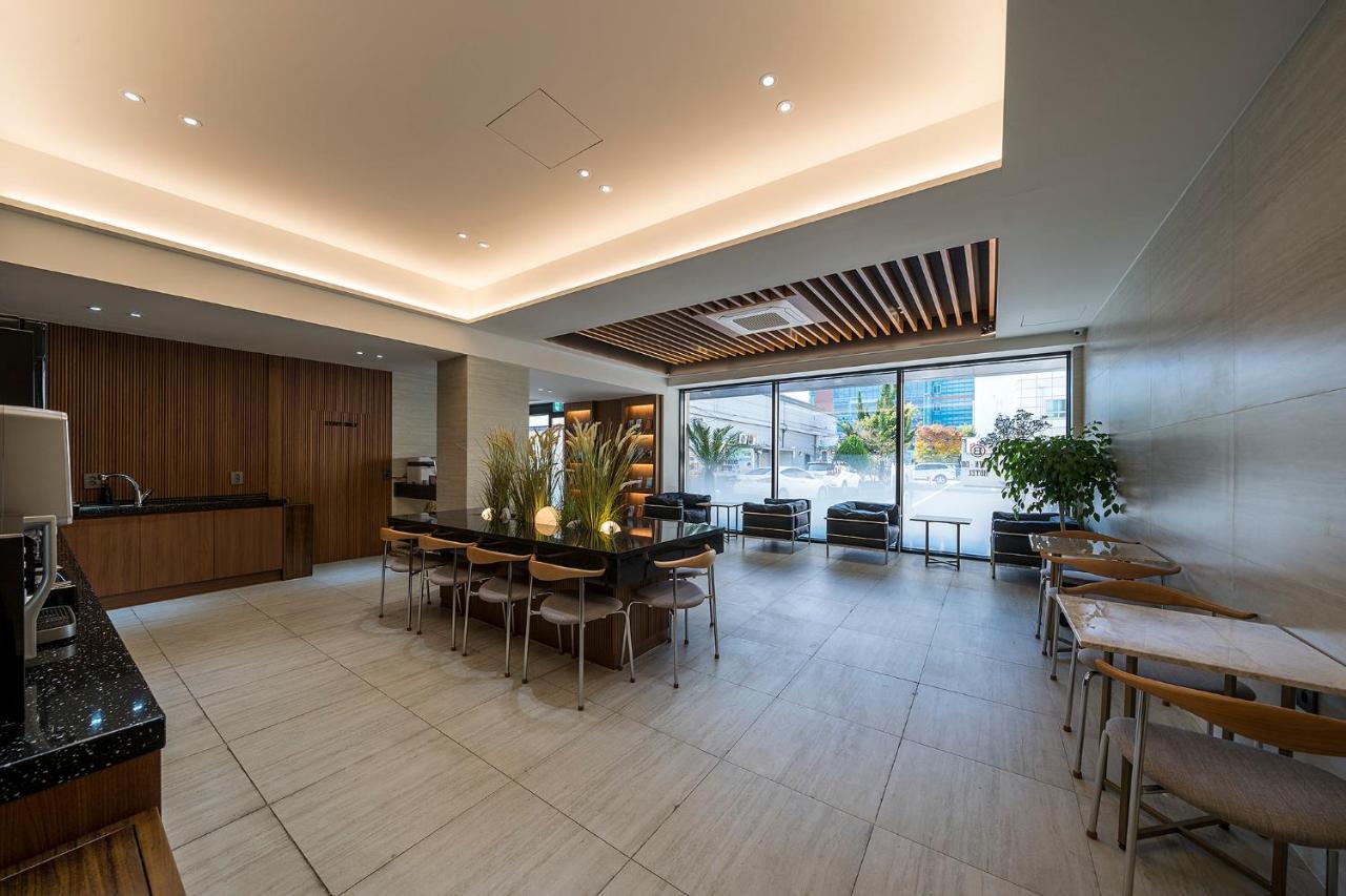 Brown Dot Hotel Pyeonghwa Plaza Мокпо Екстериор снимка