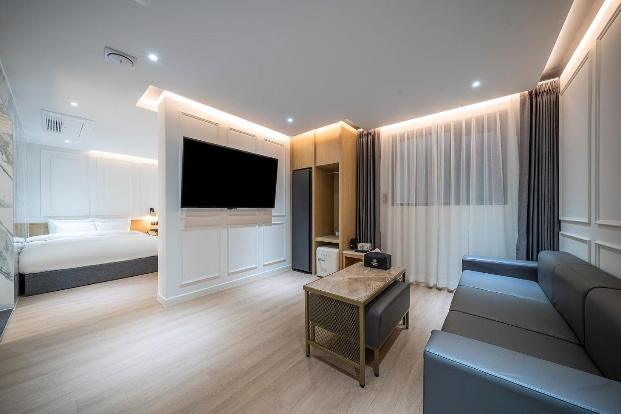 Brown Dot Hotel Pyeonghwa Plaza Мокпо Екстериор снимка