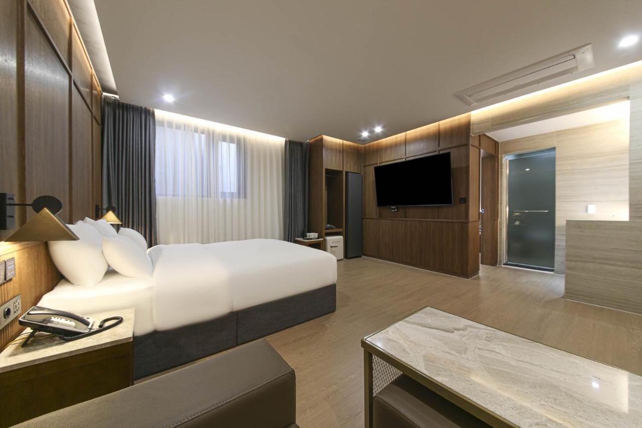 Brown Dot Hotel Pyeonghwa Plaza Мокпо Екстериор снимка
