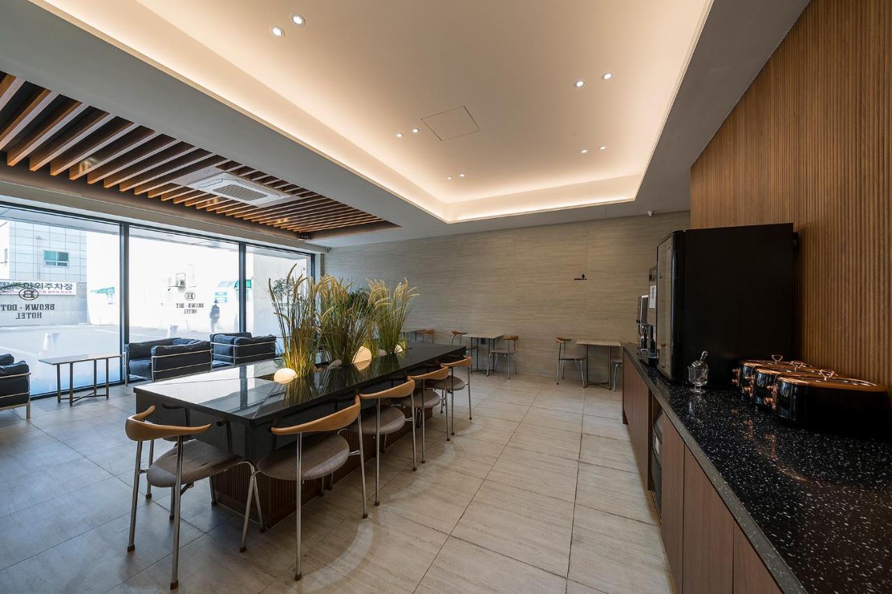 Brown Dot Hotel Pyeonghwa Plaza Мокпо Екстериор снимка